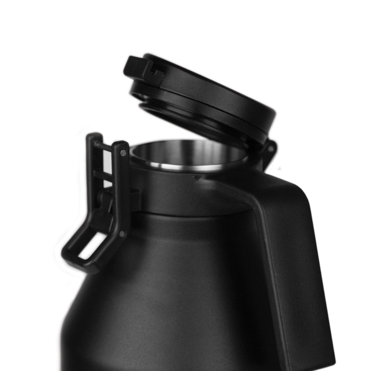 64oz-growler-d9 growlerdetail1_f7b2c86e-8bb8-40fc-b9ae-6f2e9d01276f__402220.jpg